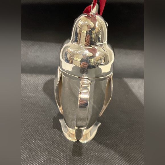 RESTORATION Hardware Stainless Steel Penguin Cocktail Shaker 4" Ornament - Picture 10 of 11